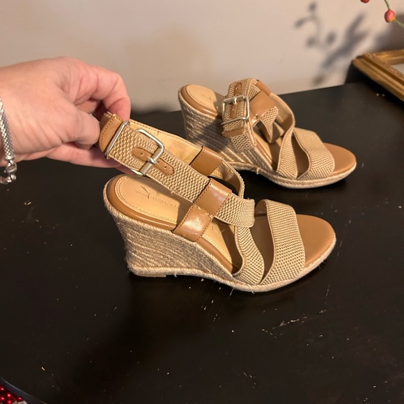 Woman’s sandals - Picture 6 of 14